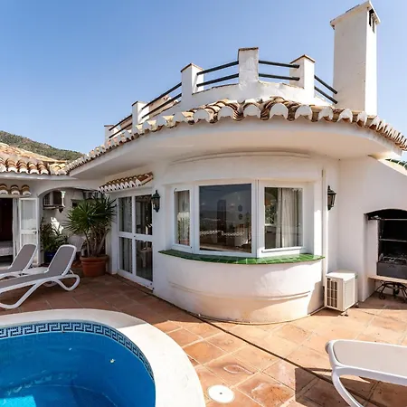 With Private Swimming Pool *